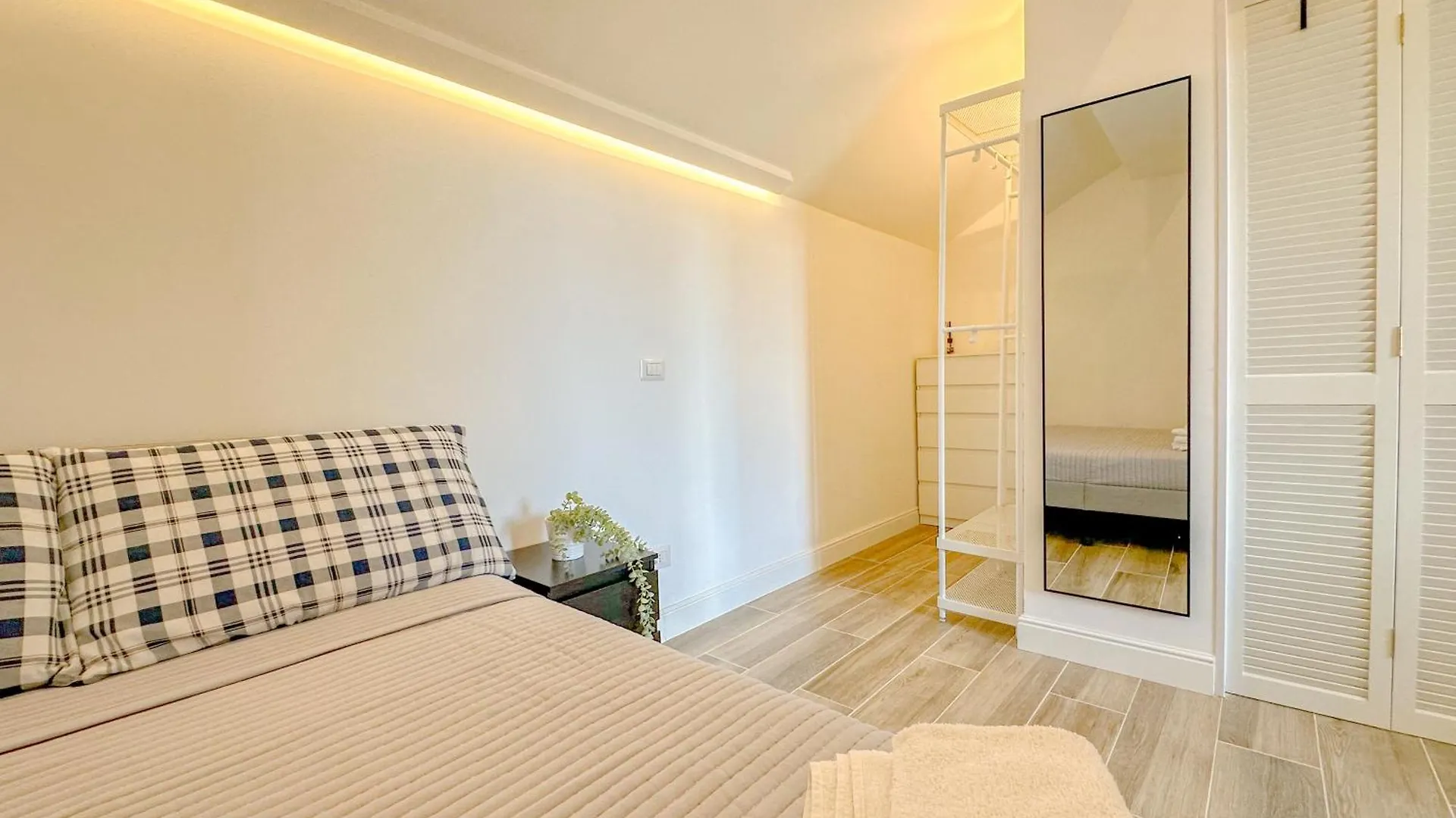 Felicita Suite - 5 Minuti Da Metro Milan Apartment