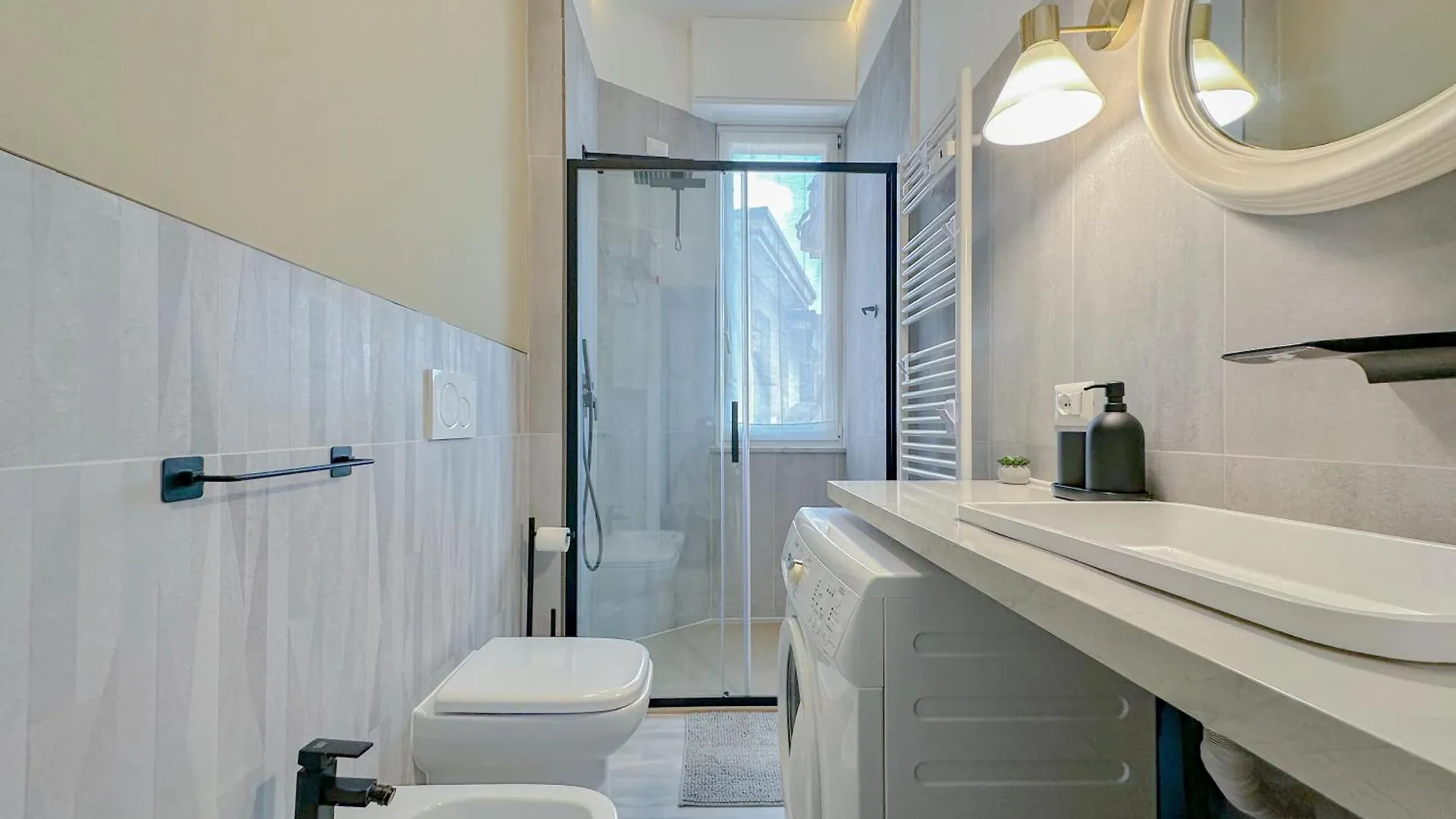Apartment Felicita Suite - 5 Minuti Da Metro Milan